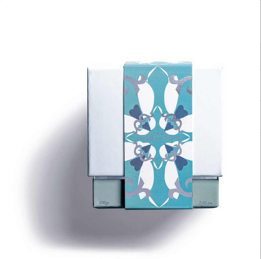 SCENTED CANDLE-BASKING IN THE SUN WITH MARIUS SCENTED CANDLE “UN BAIN DE SOLEIL AVEC MARIUS"