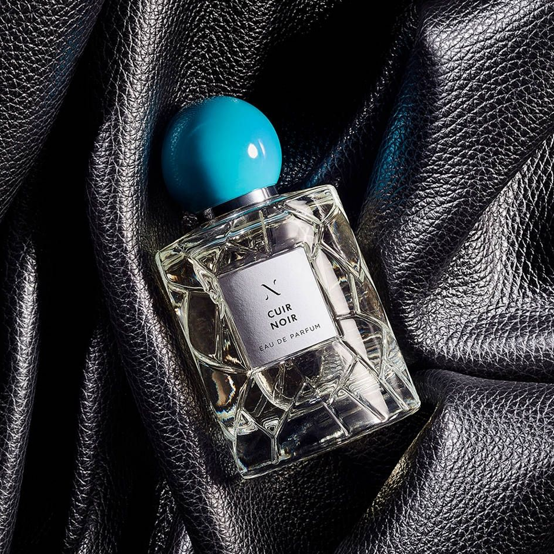 CUIR NOIR
